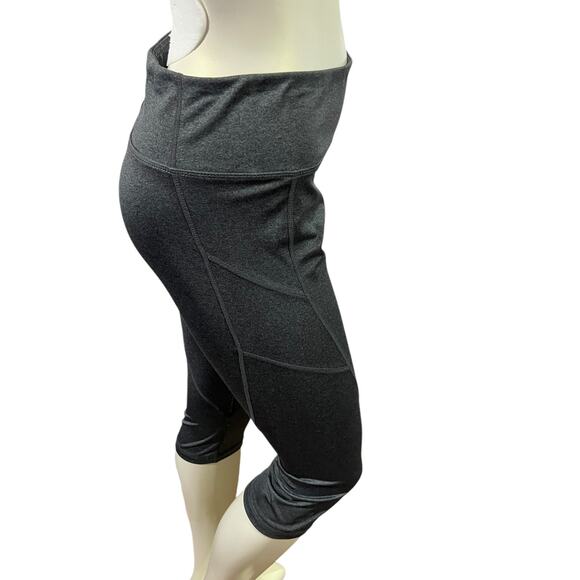 Grey Reebok Capri Leggings, Size Medium, Excellent Condition - Picture 3 of 16